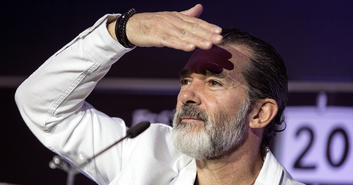 Antonio Banderas va fi Lamborghini și Alec Baldwin Ferrari