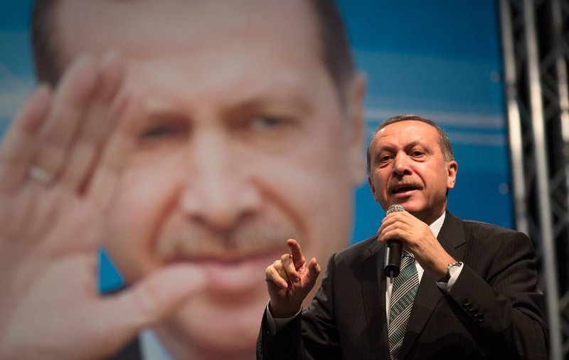 Costul crescut al vieții și tulburările sociale din Turcia îl ajung din urmă pe președintele Recep Tayip Erdoğan. Dacă azi ar avea loc alegeri, ar pierde categoric!