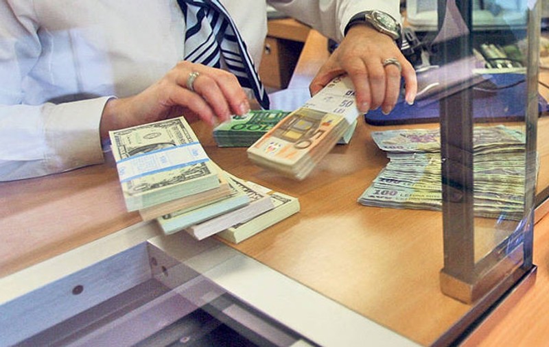 TOP 10 cele mai mari salarii din România | Lefurile astea ar putea întreține, lună de lună, un oraș mic