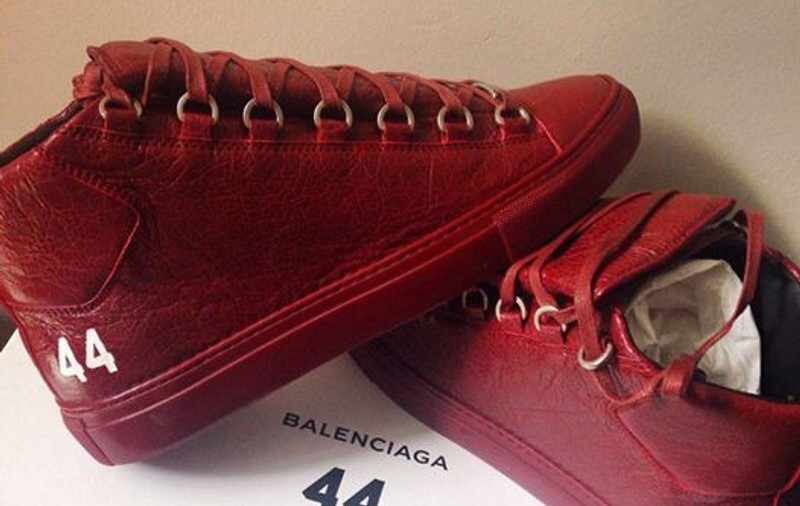 Alexandru Maxim şi-a luat pantofi personalizaţi de 1.000 de euro