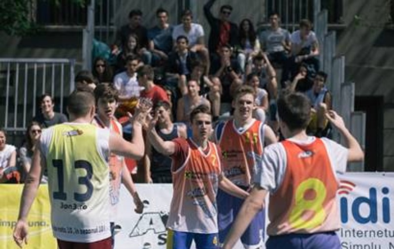 Înscrie-te la Sprite Streetball Battle, ia-ţi tricoul şi prietenii şi hai la joacă!
