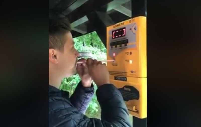 Un pub din Timișoara a instalat un AlcoholTest pentru clienți! „Verifică alcoolemia la noi, înainte să ți-o verifice un polițist”/VIDEO