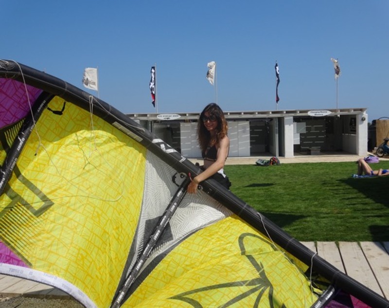 EXCLUSIV | Arhitecta de la ”Visuri la cheie” e dependentă de adrenalină. Dezlănțuită la kitesurf | FOTO