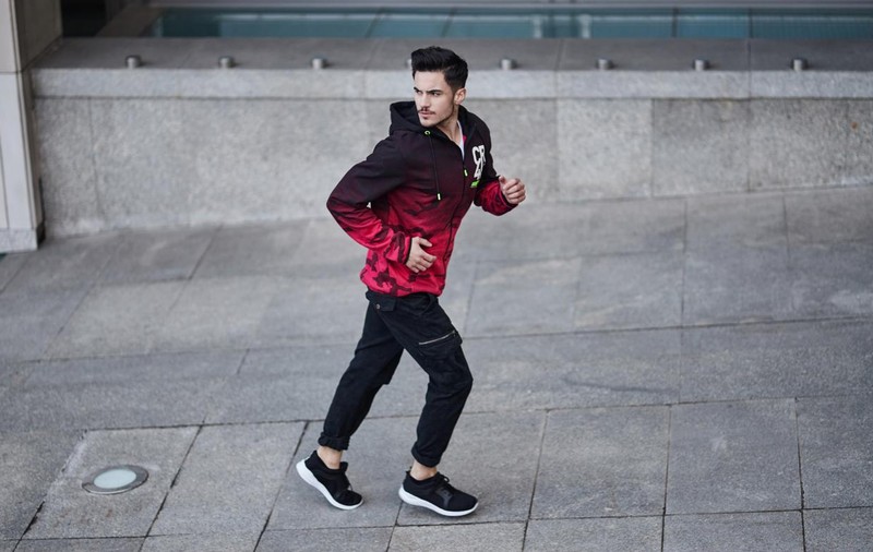 Pantaloni de trening pentru bărbații care fac jogging – aleargă și prinde vânzările mari