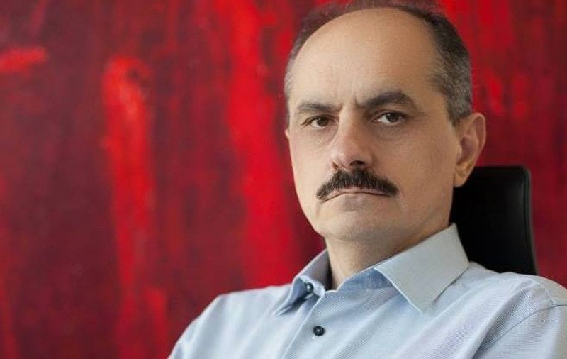 Doctorul Păunescu și vaccinul care l-ar scăpa de foame | Nicio diferență între el și escrocii care se promovează la mica publicitate