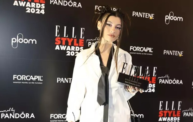Erika Isac, de mână cu iubitul la ELLE Style Awards. Cum a fost fotografiată alături de MGL