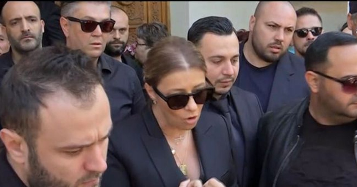 Ce a pus Anamaria Prodan în pachete pentru cei prezenți la înmormânatrea mamei sale. Nimeni n-a plecat cu mâna goală