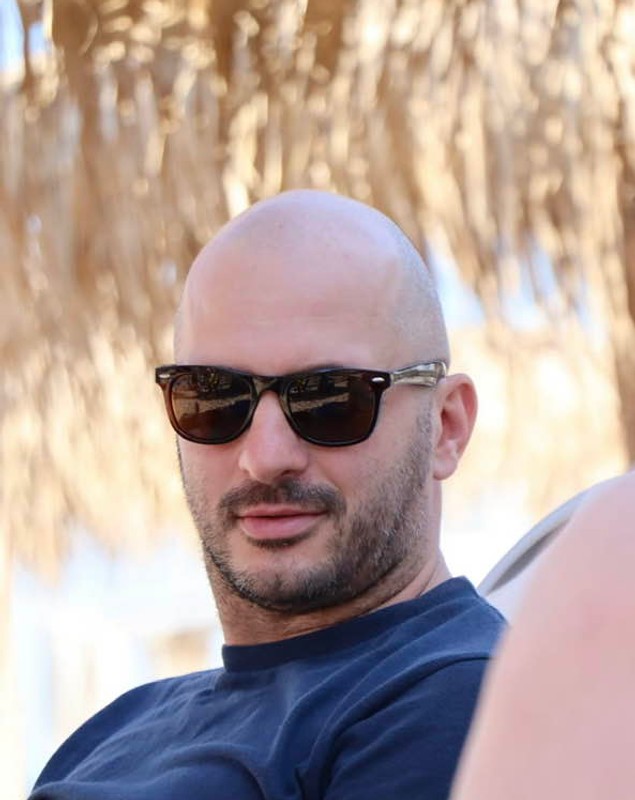 Cine este Andrei Mateiu, actorul din serialul „Brigda Nimic”, difuzat în curând la Pro TV. „Mă mai strigă lumea. Îmi spun Costeluș”