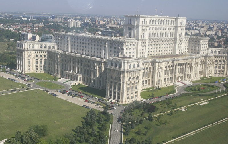 Acoperişul şi subsolul Casei Poporului, deschise publicului