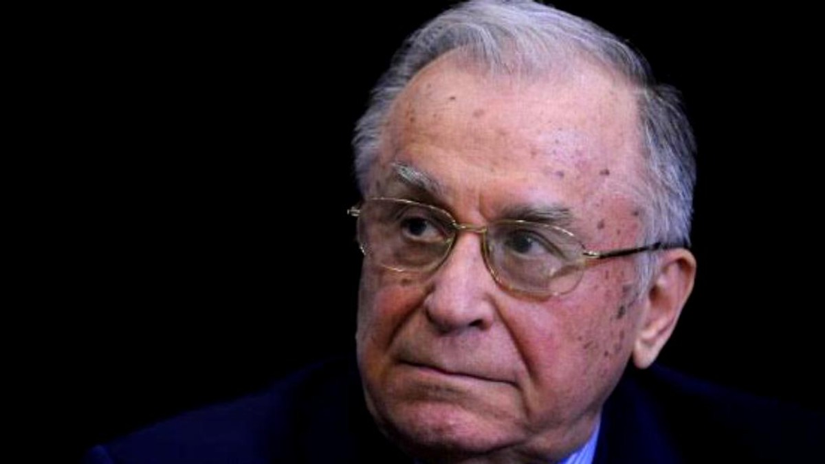 Ion Iliescu, inculpat în dosarul Revoluției