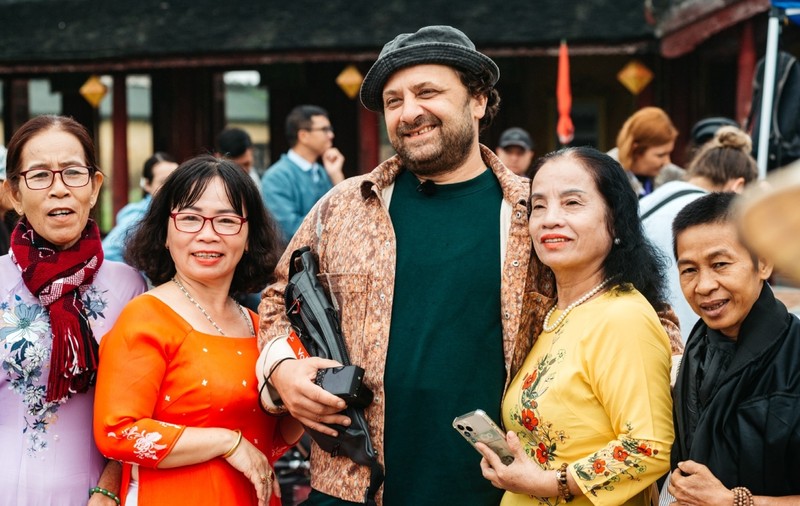 Antena 1 difuzează documentarul „Drumul Eroilor”, producție ce reface traseul Asia Express 2025