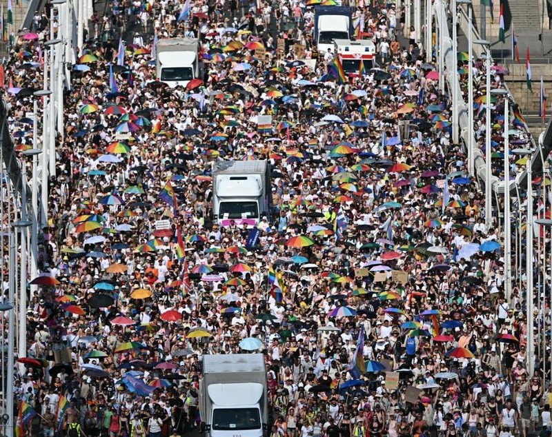 Prima paradă Pride în Budapesta după căderea regimului Orban, care încerca an de an să oprească manifestările: „Simțim mai multă libertate”