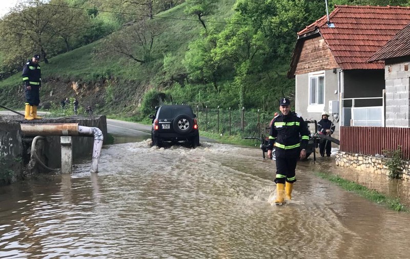 Comandament de urgență la MAI după avertizările de ploi și inundații. Carmen Dan: "Au fost 18.700 de angajați ai MAI mobilizați, mai ales în ultimele trei zile"