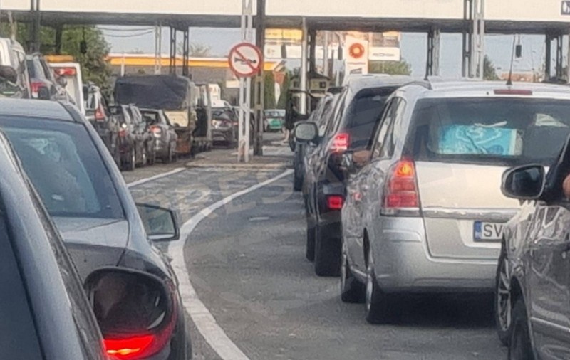 Cozi de un kilometru la vămile Petea și Urziceni, după ce traficul a fost blocat aproape două ore