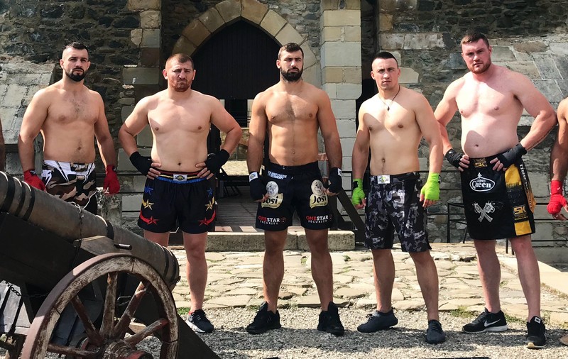 Luptătorii din gala Dynamite, în Cetatea Neamțului / VIDEO