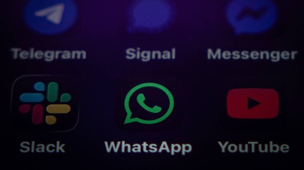 WhatsApp introduce o nouă funcție care te va proteja de hackeri.
