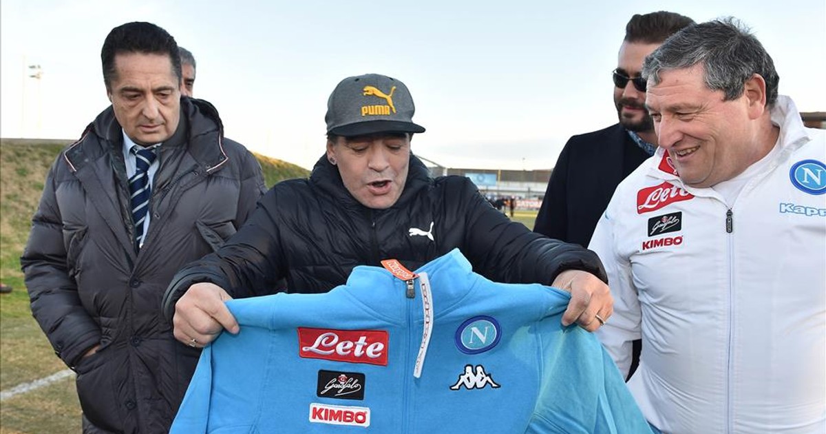 Maradona va fi declarat cetățean de onoare la Napoli