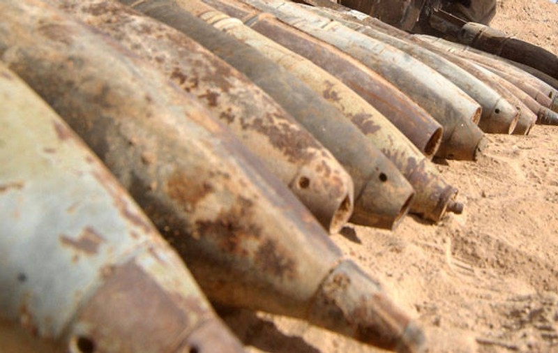 La arăturile de primăvară, din pământ au ”răsărit” zeci de bombe şi grenade neexplodate