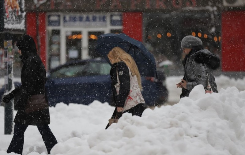 Ninsori, viscol, polei și strat de zăpadă de până la 15 cm. ANM a emis o informare meteo pentru mai multe zone ale țării