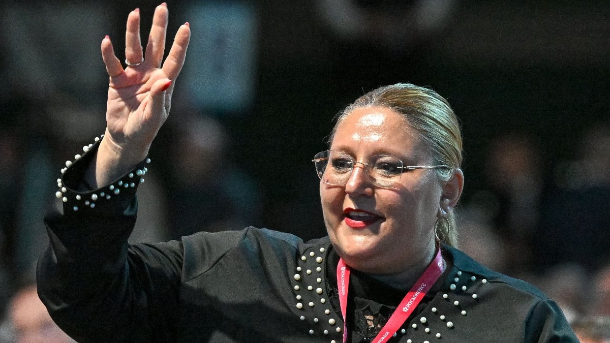 05.06.2026 Diana Sosoacă, membră a Parlamentului European și lidera partidului de dreapta SOS România, vorbește în cadrul unei sesiuni plenare a Forumului Economic Internațional de la Sankt Petersburg, la Sankt Petersburg, Rusia.