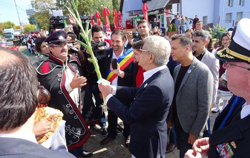 A început festivalul ”Oltenii şi restul lumii” GALERIE FOTO