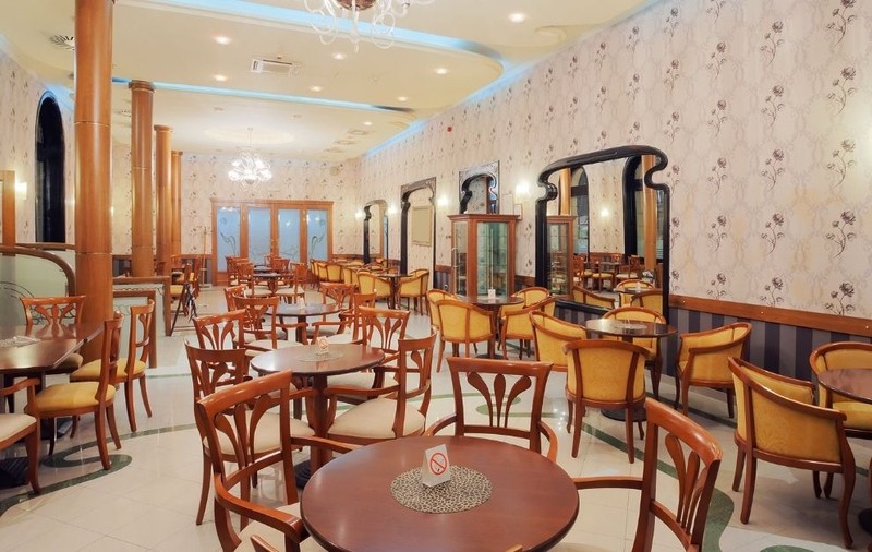 Cum să amenajezi un restaurant cu ajutorul tapetului?