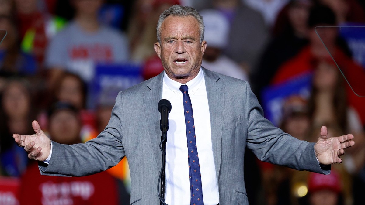 Robert F. Kennedy Jr. nu va veni veni în România pentru lansarea cărții sale antivacciniste alături de Călin Georgescu