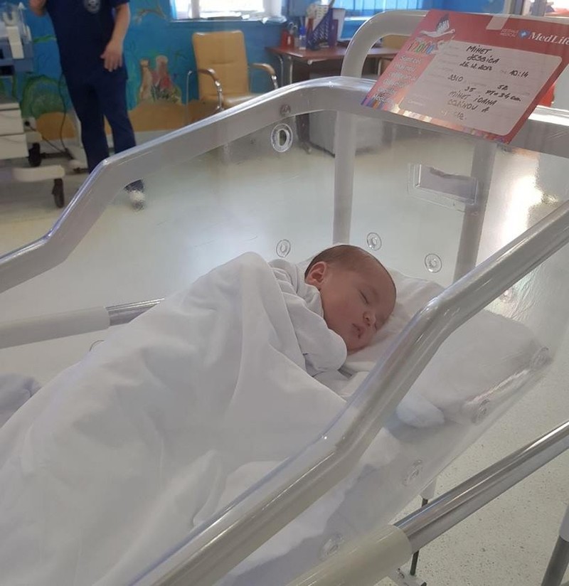 Prima imagine cu fetița Oanei Matache. Ce frumoasă e nepoata Deliei