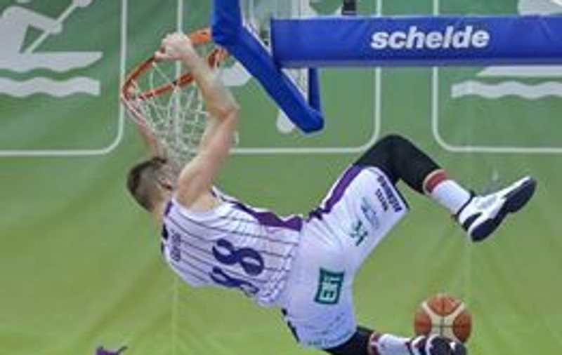 Steaua CSM Eximbank, noul lider al Ligii Naționale masculine de baschet