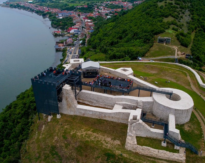 Cetatea Ladislau din Caraș-Severin, restaurată cu 5 milioane de euro. Donjonul de la Coronini a fost ridicat în Evul Mediu