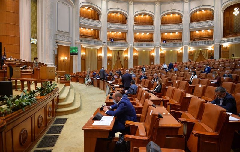 Legea offshore pentru extragerea gazelor din Marea Neagră, votată de Parlament