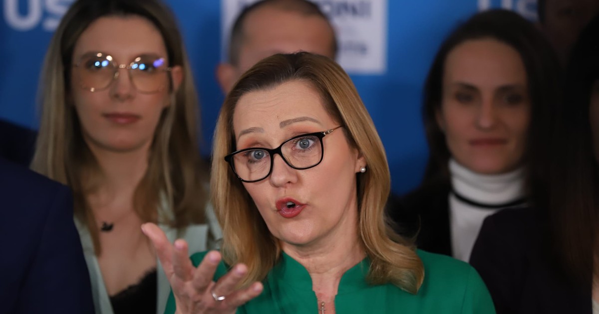 Elena Lasconi, președinta USR, la conferință de presă