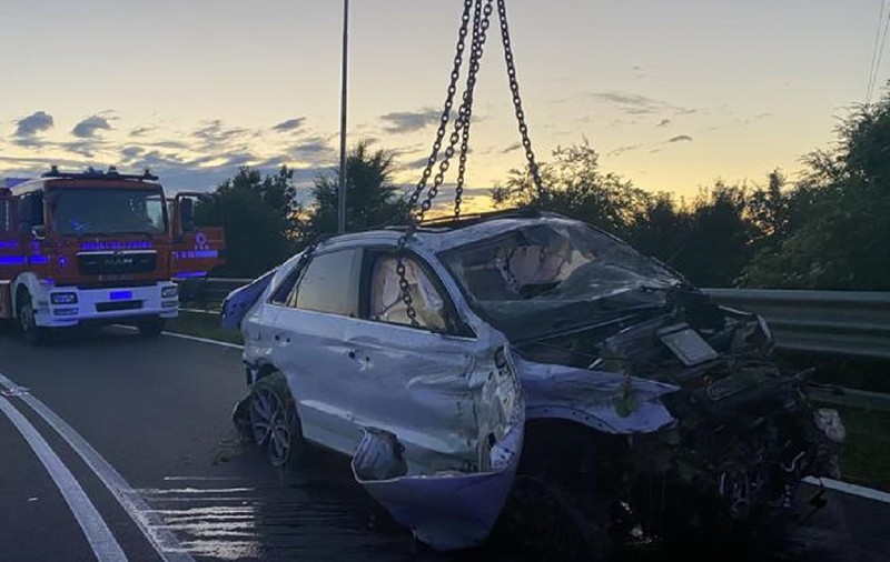 Doi români au murit, în Italia, după ce mașina în care se aflau a căzut de pe un pod