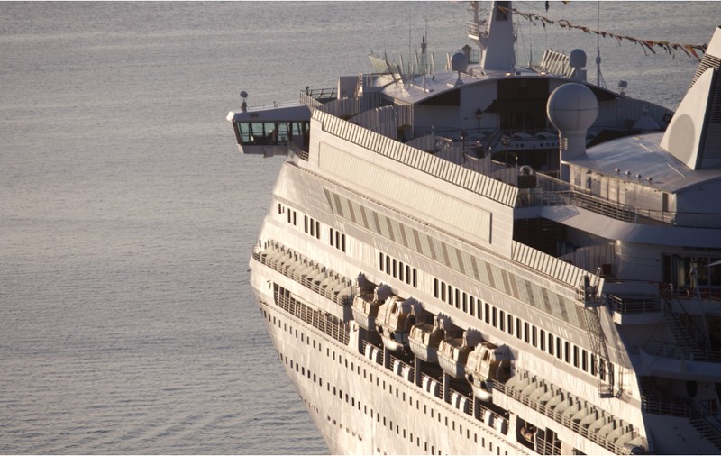 Pasagerii unei croaziere de lux spre Antarctica au făcut greva foamei, după ce motorul navei s-a defectat, forțând expediția să fie anulată | VIDEO
