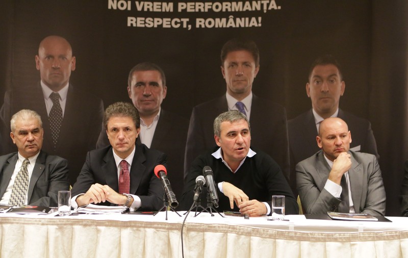Stelea l-a ironizat pe Anghel Iordănescu sub privirile lui Hagi
