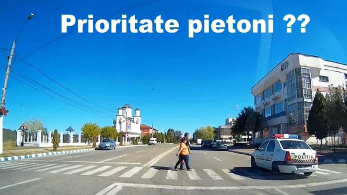 Polițiști care încalcă regulile de circulație în Rovinari, Gorj