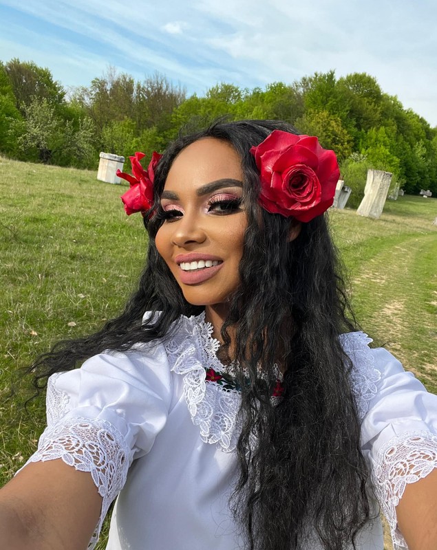 Laurette și fiica ei s-au întors în România, după o perioadă în care au locuit în Franța. Cu ce se ocupă fosta asistentă TV acum. „Am avut mereu colaborări”
