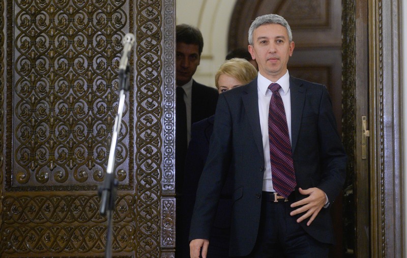 Dan Diaconescu scapă de arestul la domiciliu în dosarul în care este acuzat de acte sexuale cu minore