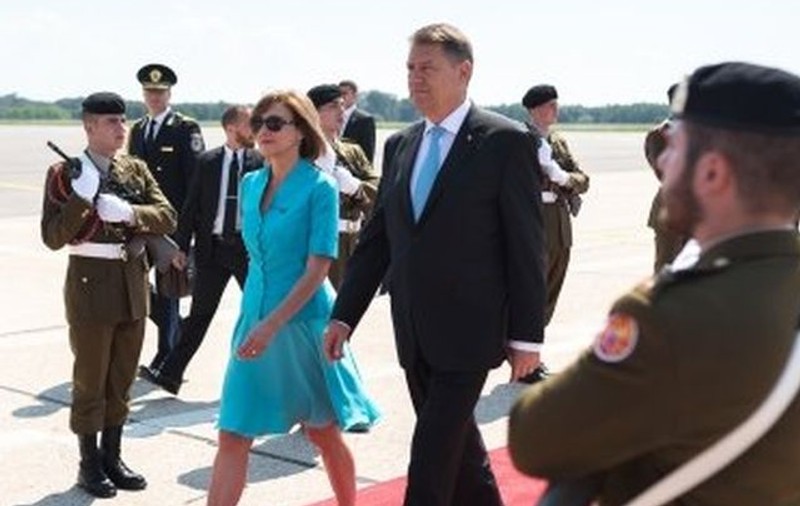Klaus Iohannis, cu soţia la Luxemburg. Cu ce ţinută s-a afişat Carmen Iohannis