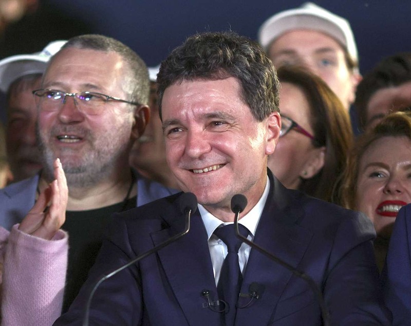 Trei candidați de pe locul 2 în primul tur au câștigat alegerile în turul al doilea, în România, în ultimii 35 de ani