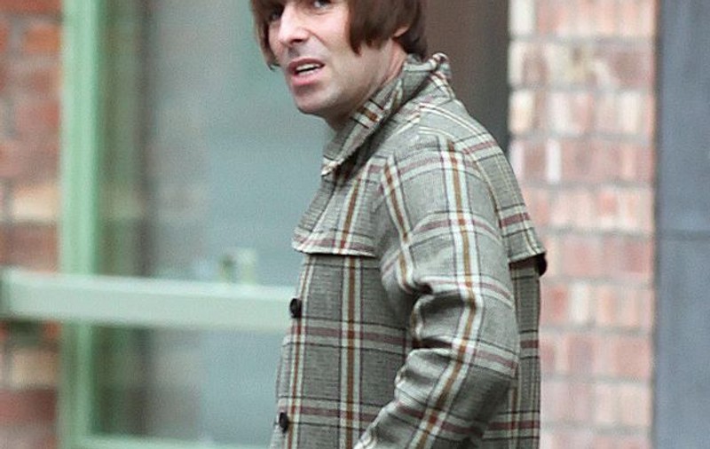 Liam Gallagher, fostul membru al trupei Oasis, suferă de psoriazis: "Am tot corpul acoperit de plăgi roşiatice"