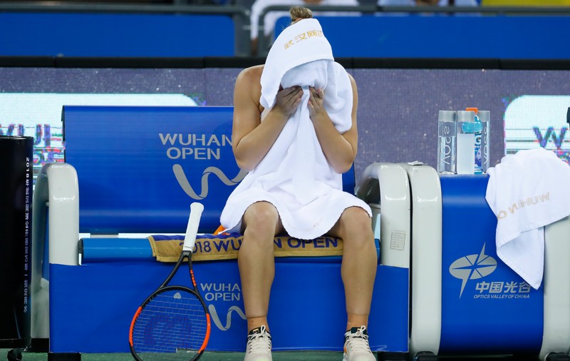 Simona Halep s-a retras de la Turneul Campioanelor 2018 de la Singapore: ”Nu pot să joc, am încă dureri”