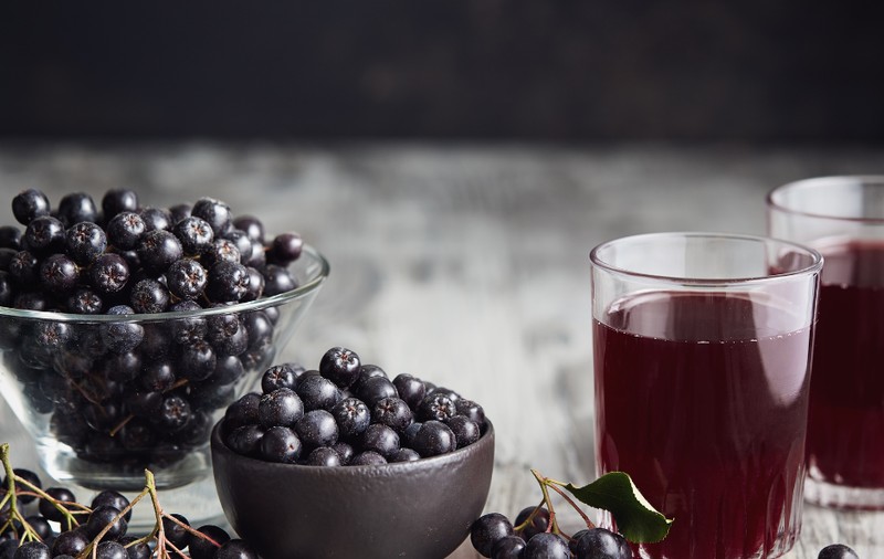 Cât suc de aronia se bea pe zi: Ghid complet pentru o sănătate optimă