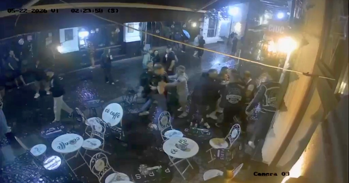 Românii s-au bătut cu ucrainenii înaintea concertului lui Max Korzh, în fața clubului Bastards, pe strada Covaci, în Centrul Vechi