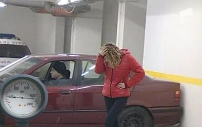 Julia Jianu, criză de nervi în parcare pentru că maşina îi era lovită