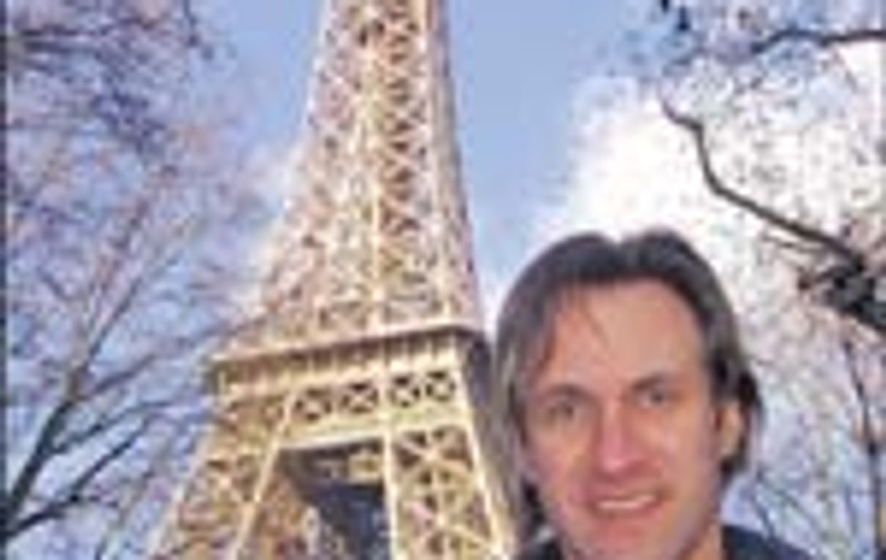 Alin Oprea 'a spart' 10.000 € la Paris