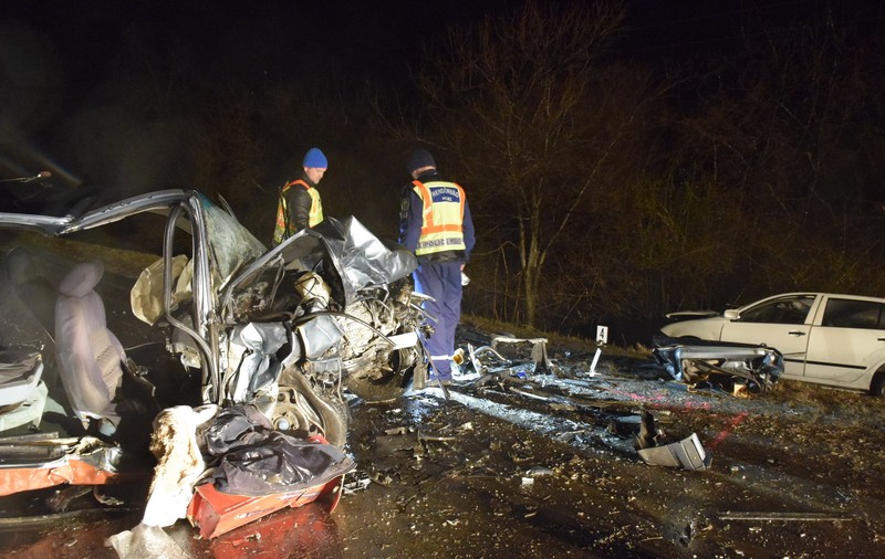 Accident în Ungaria. Un mort și mai mulți răniți, după ce o mașină din România s-a ciocnit cu un alt autoturism