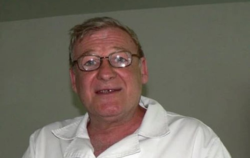 Un medic din Gorj își consultă pacienții la veioză ca să facă economie la curent. „Ne trezim cu facturi de sute și mii de lei”