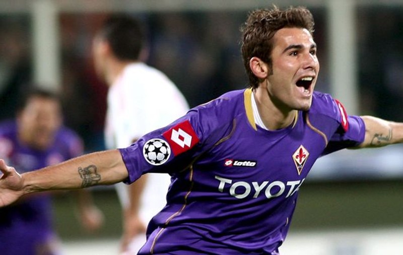 Mutu vrea să rămână la Fiorentina până la sfârşitul carierei