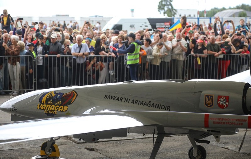 După Lituania, și Polonia strânge bani pentru cumpărarea unei drone Bayraktar care să ajungă la armata ucraineană